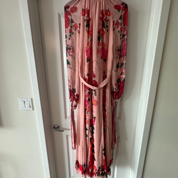 Farm Rio: HEART IVY SCARF LIGHT PINK MAXI DRESS - Picture 4 of 11